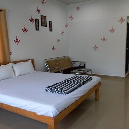 Om Shree Bed And Breakfast Harihareshwar Esterno foto
