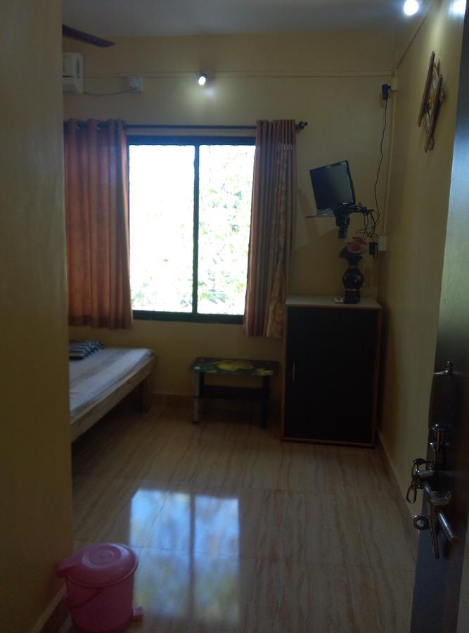 Om Shree Bed And Breakfast Harihareshwar Esterno foto