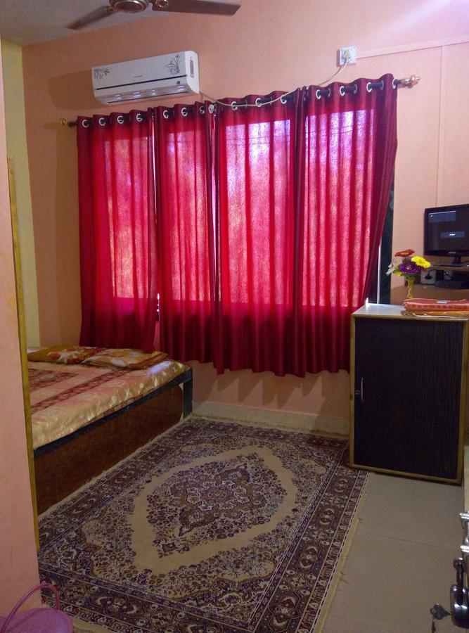Om Shree Bed And Breakfast Harihareshwar Esterno foto