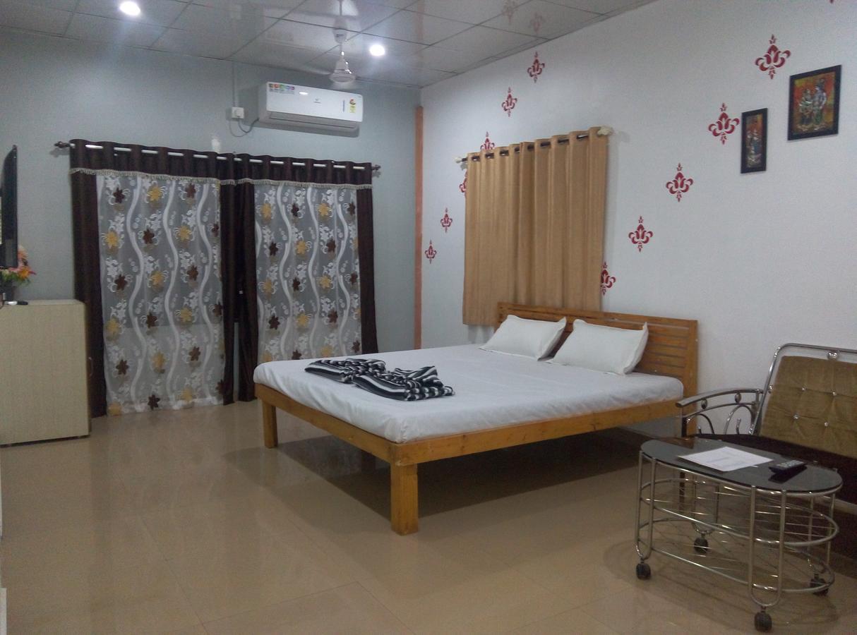 Om Shree Bed And Breakfast Harihareshwar Esterno foto