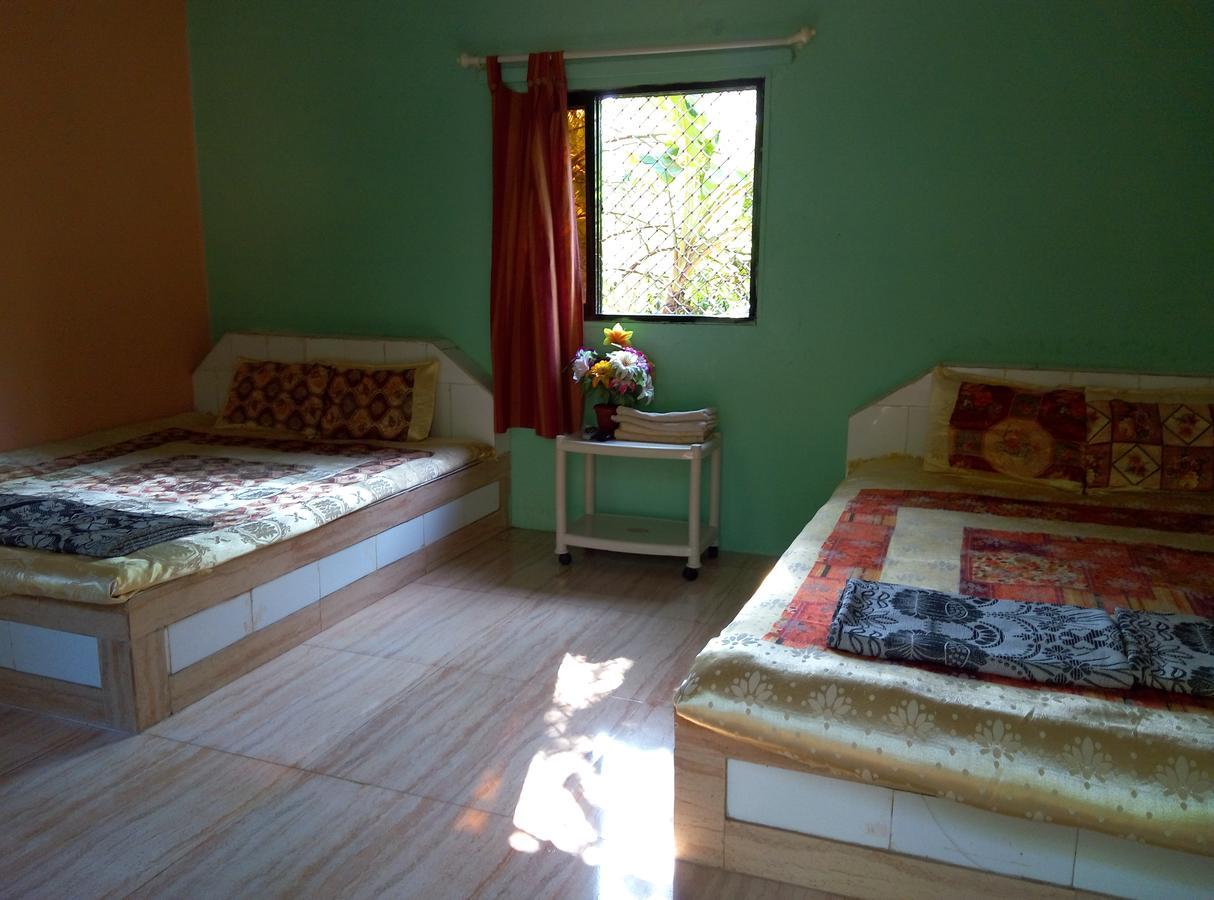 Om Shree Bed And Breakfast Harihareshwar Esterno foto